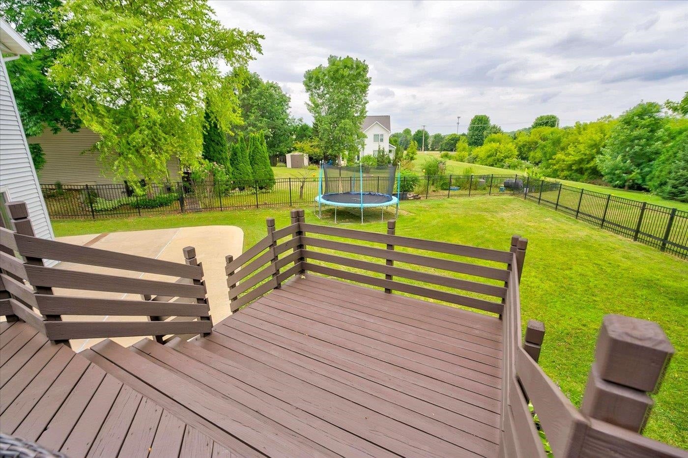 5117 Leanne Lane