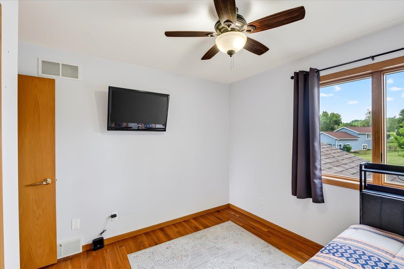 5117 Leanne Lane