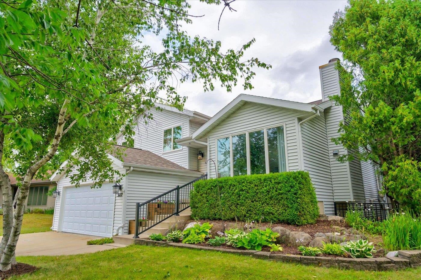 5117 Leanne Lane