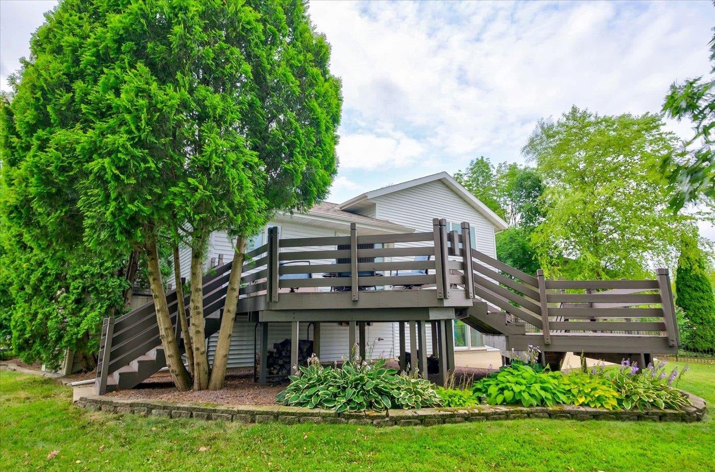 5117 Leanne Lane