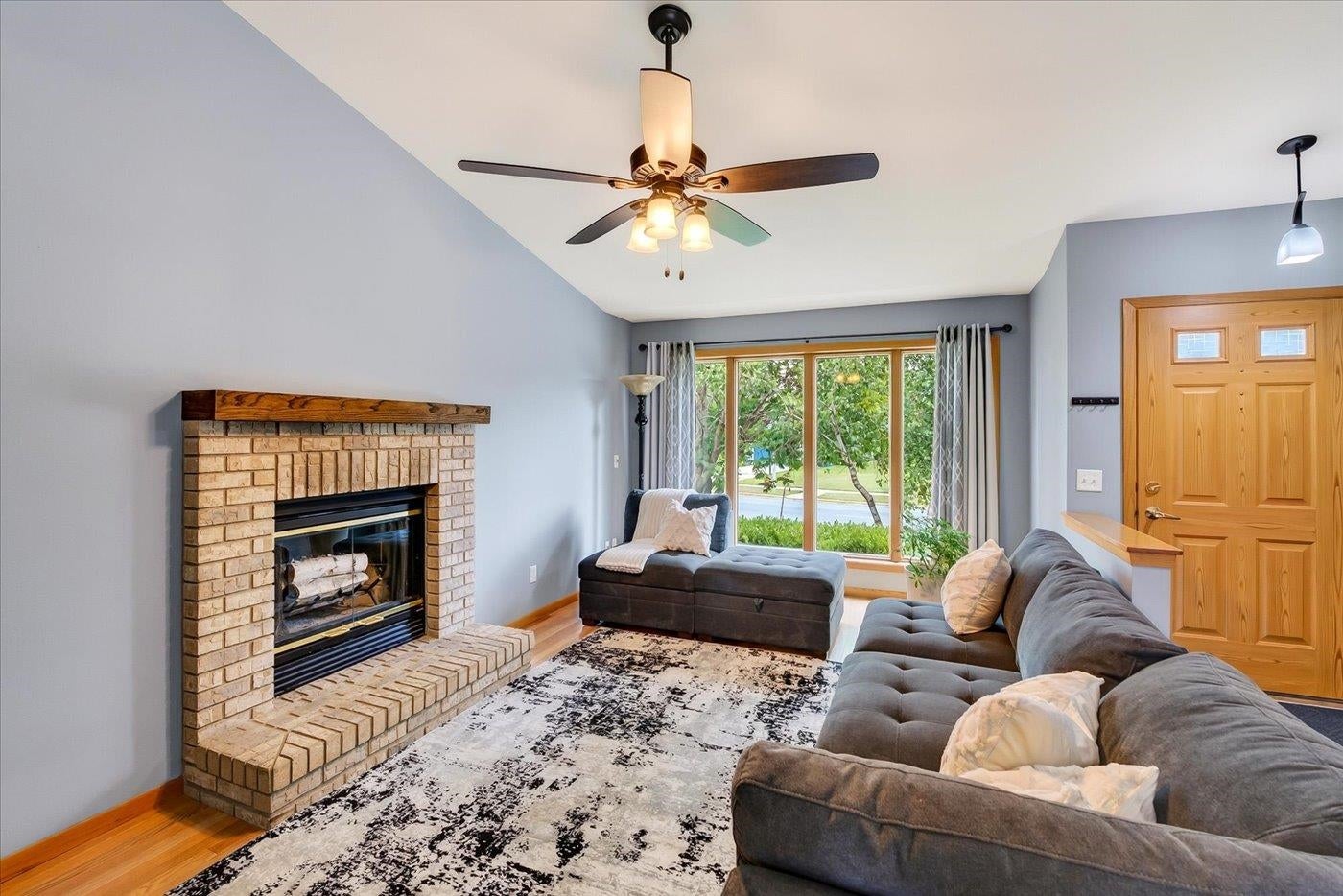 5117 Leanne Lane