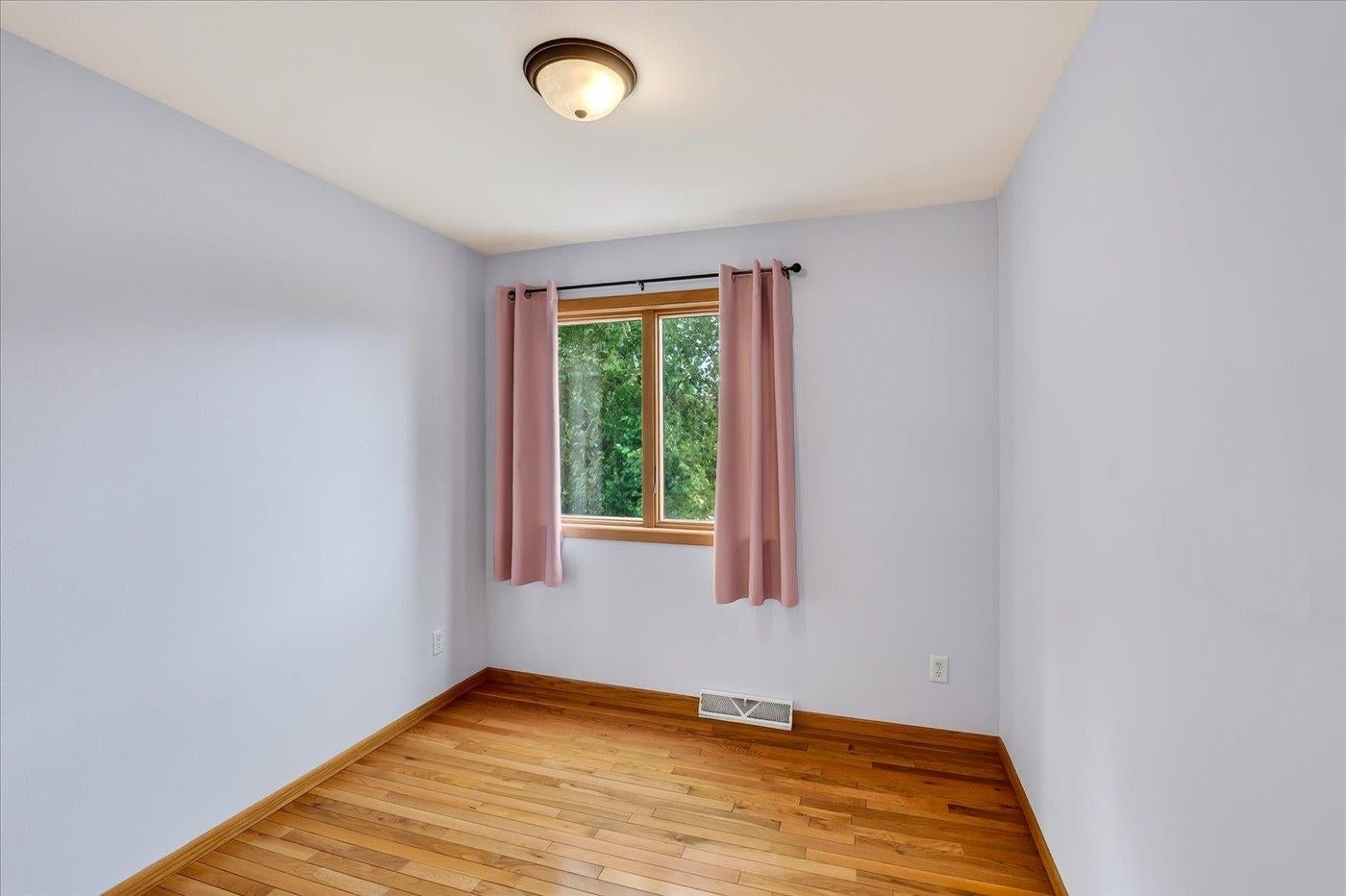 5117 Leanne Lane