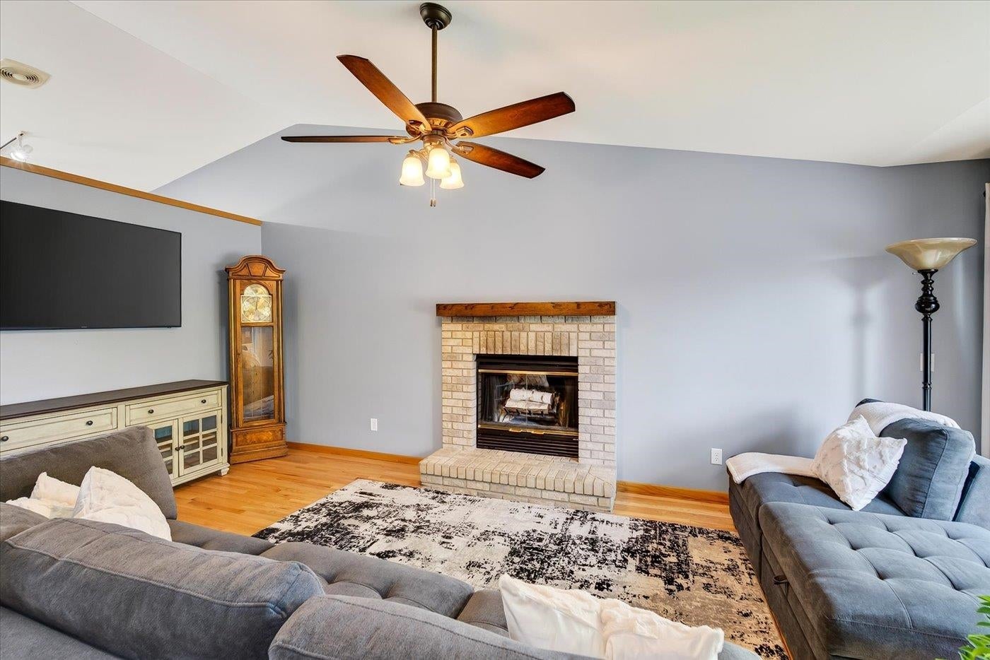 5117 Leanne Lane