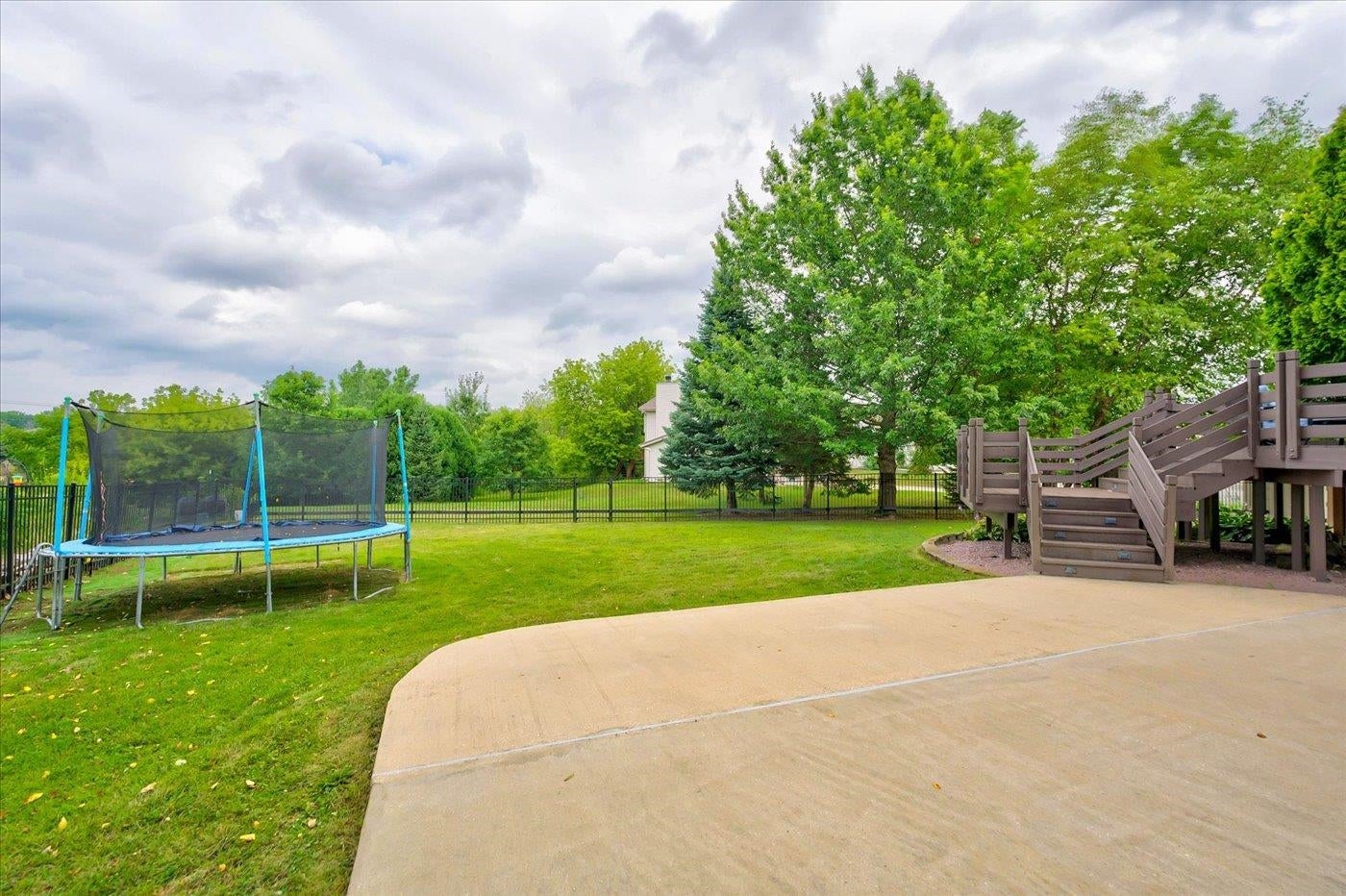 5117 Leanne Lane