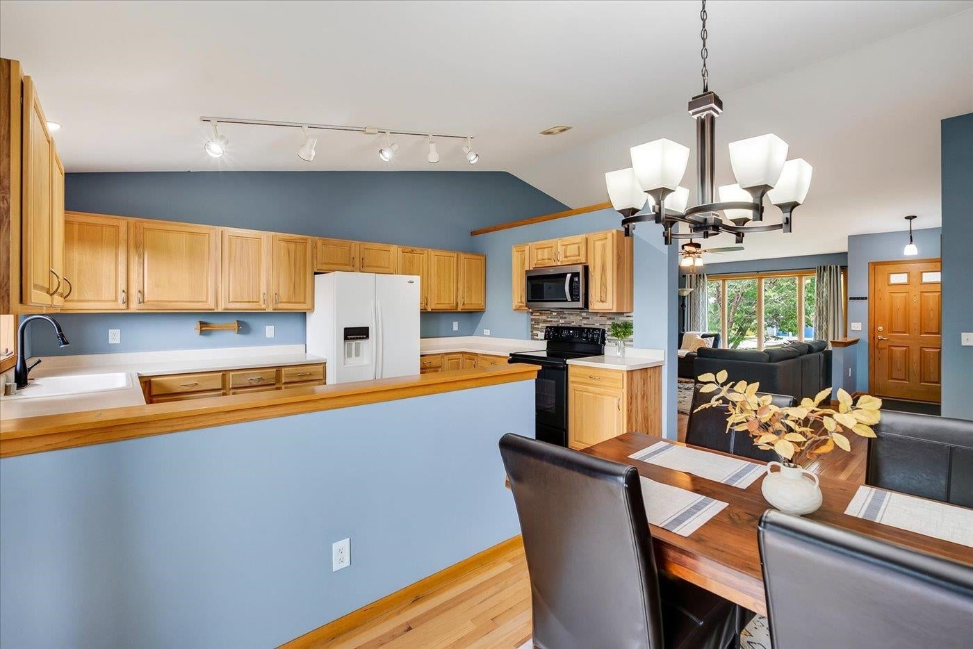 5117 Leanne Lane