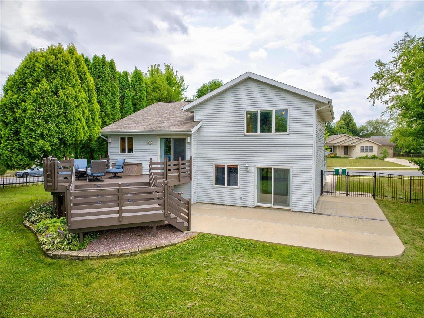 5117 Leanne Lane