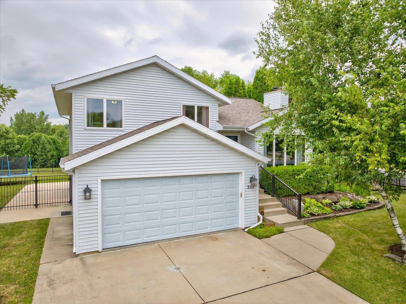 5117 Leanne Lane