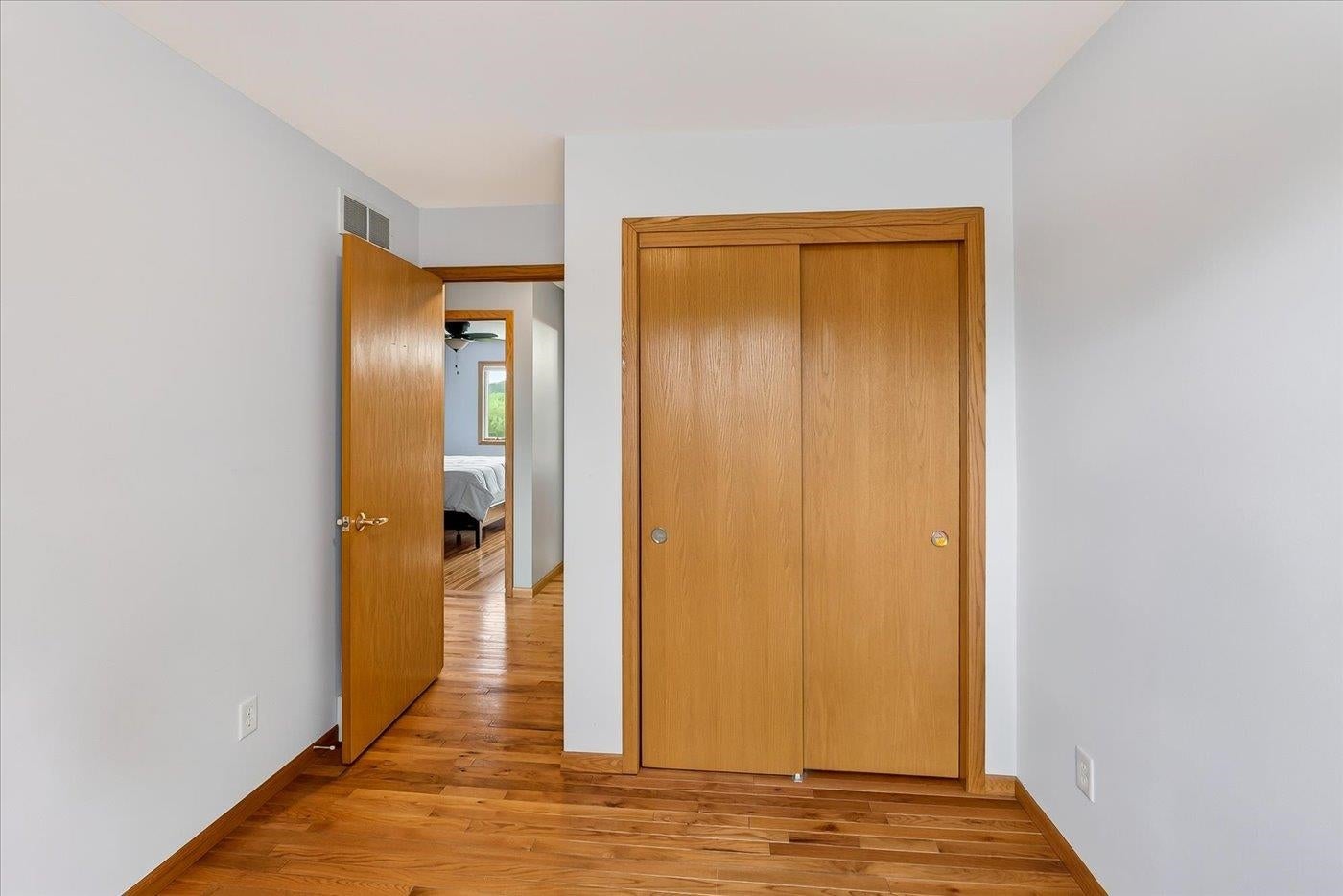 5117 Leanne Lane