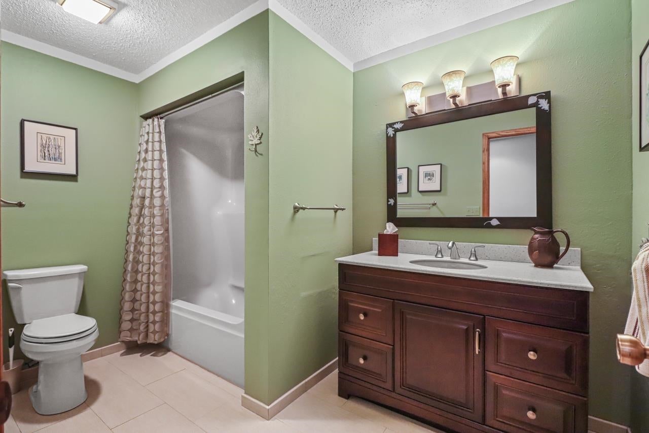 7067 Island View Road