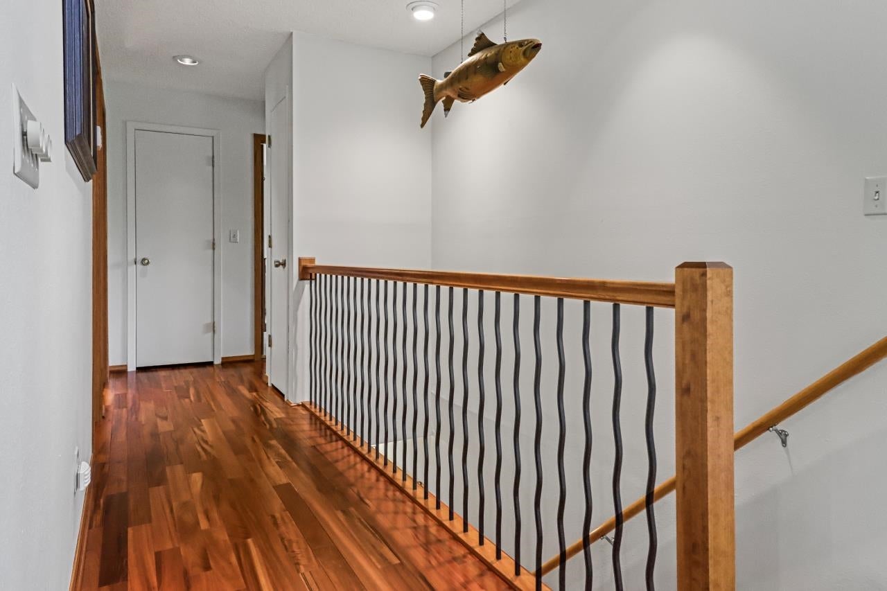 7067 Island View Road