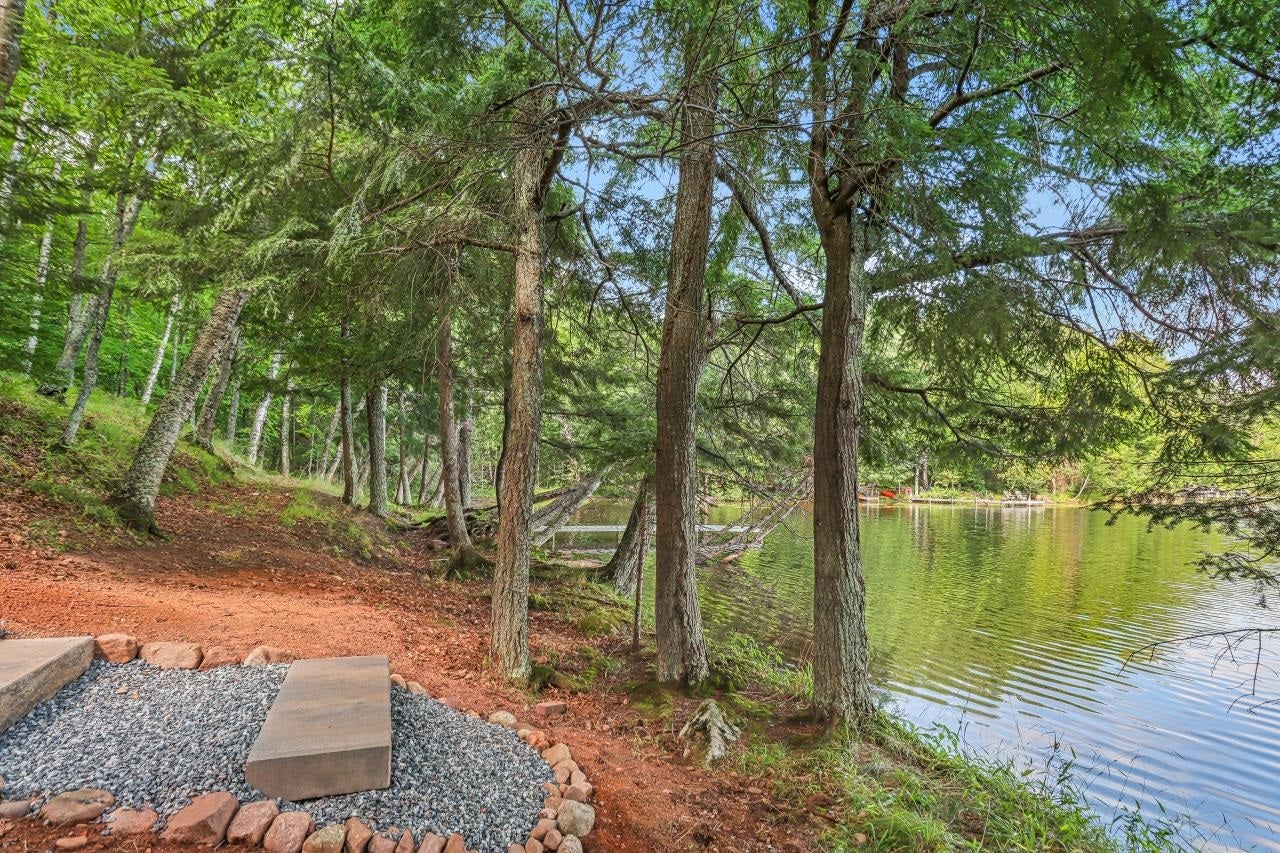 7067 Island View Road
