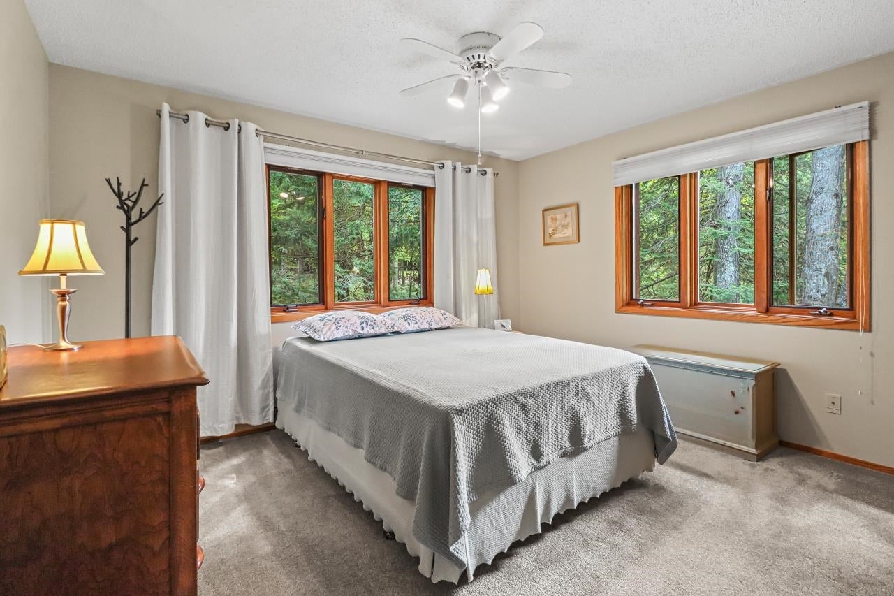 7067 Island View Road