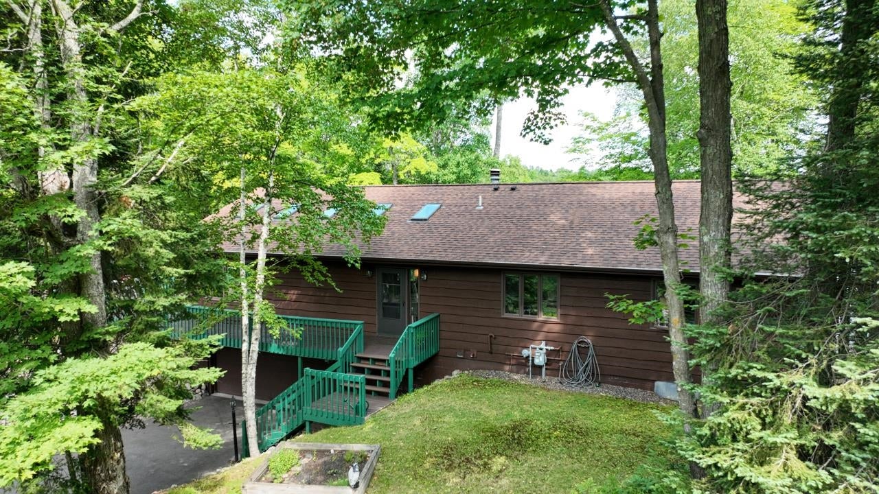 7067 Island View Road
