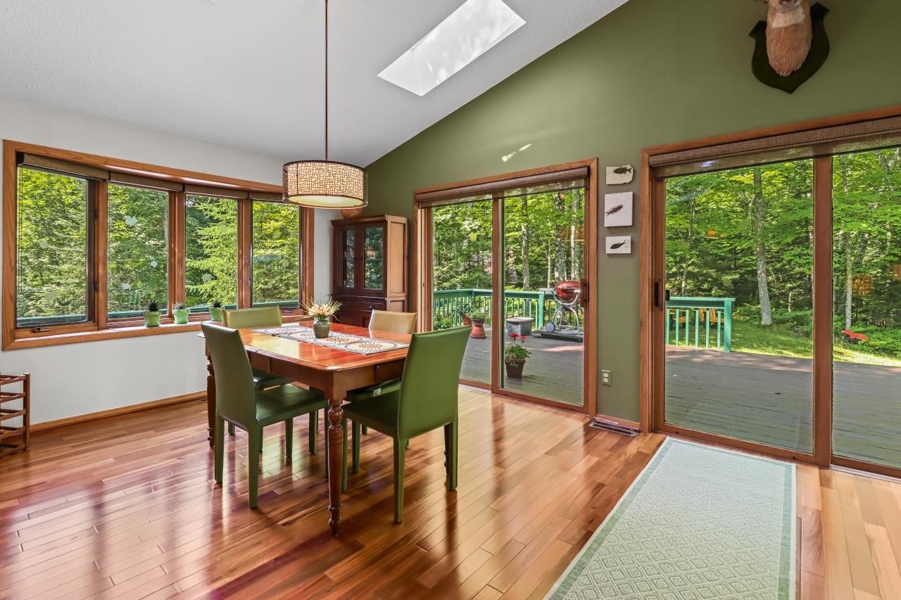 7067 Island View Road
