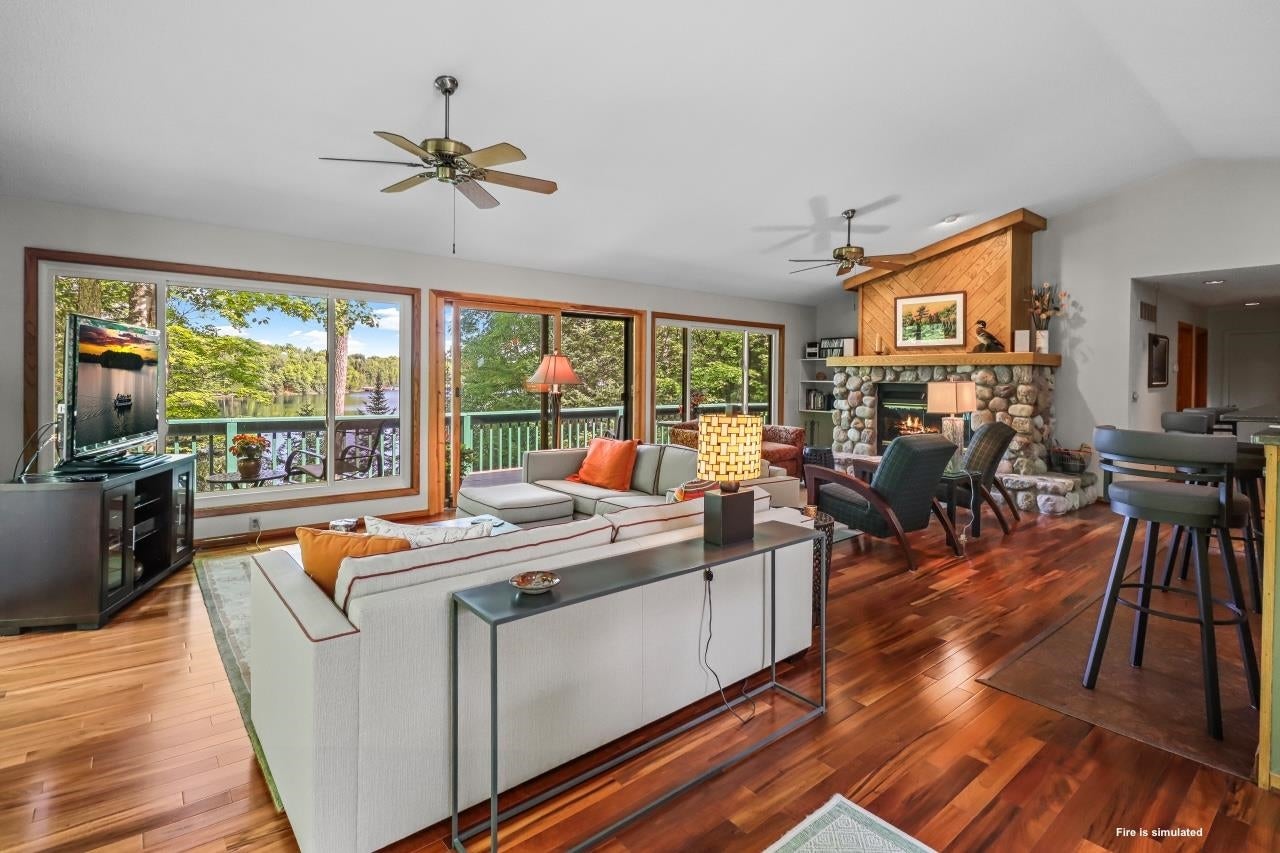 7067 Island View Road