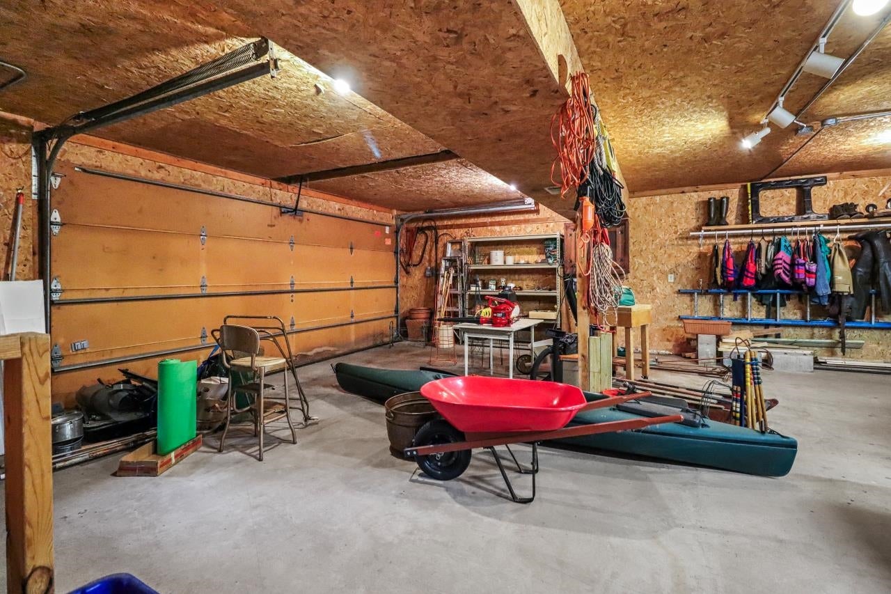 7067 Island View Road