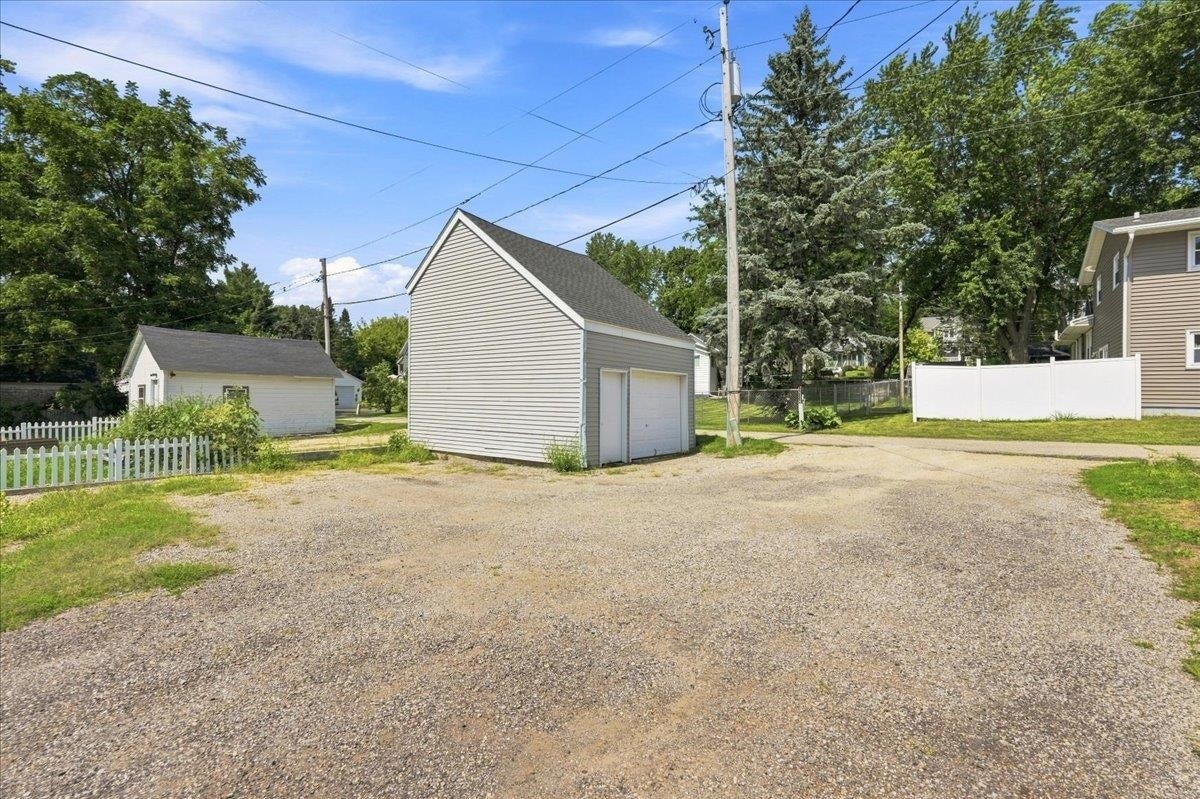 444-446 E Holum Street
