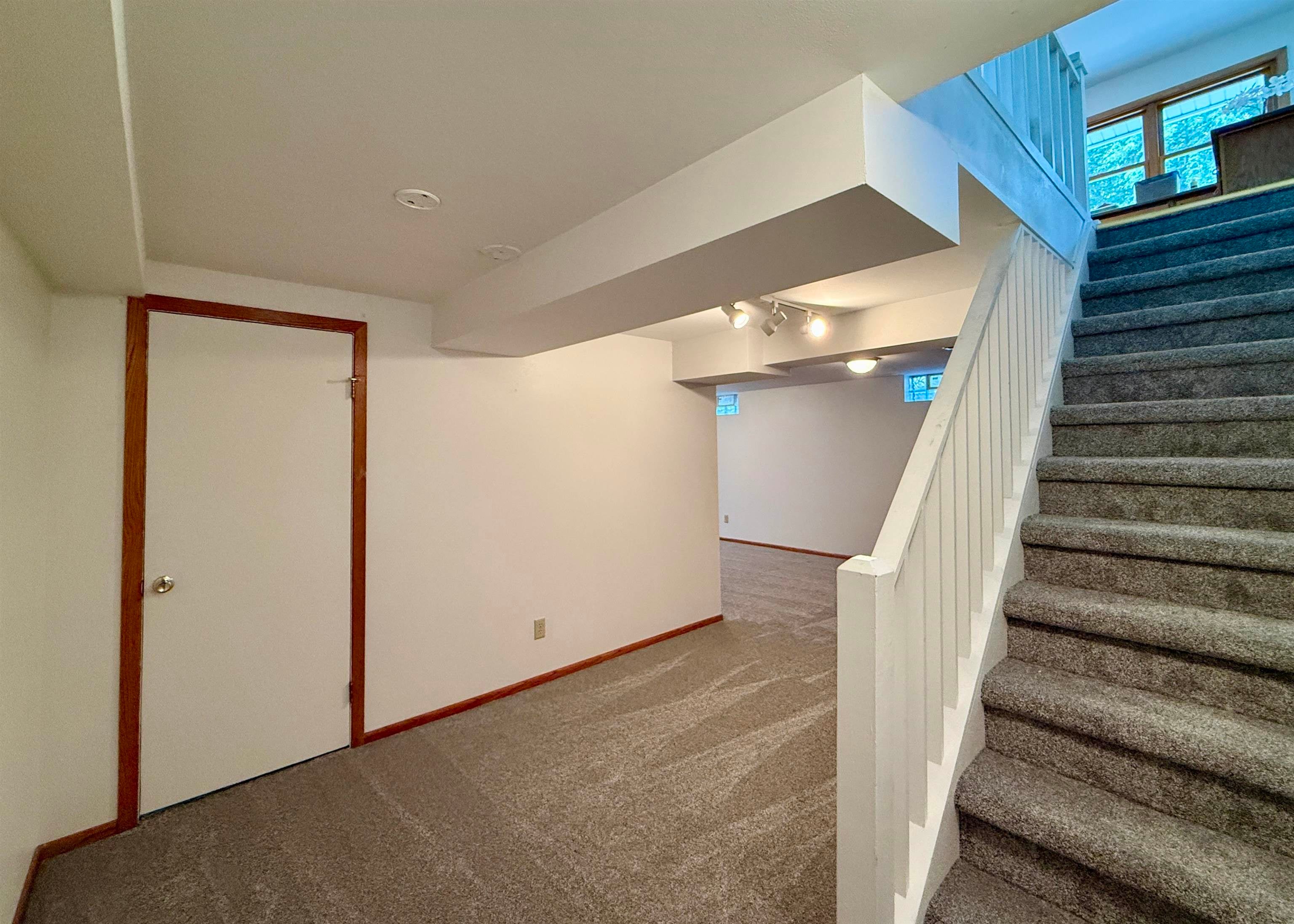 5318 Regent Street