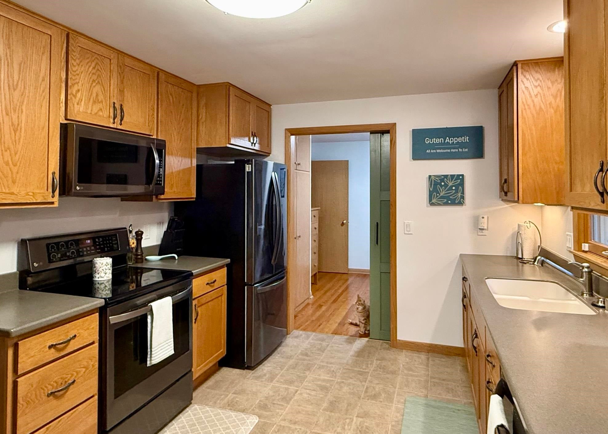 5318 Regent Street