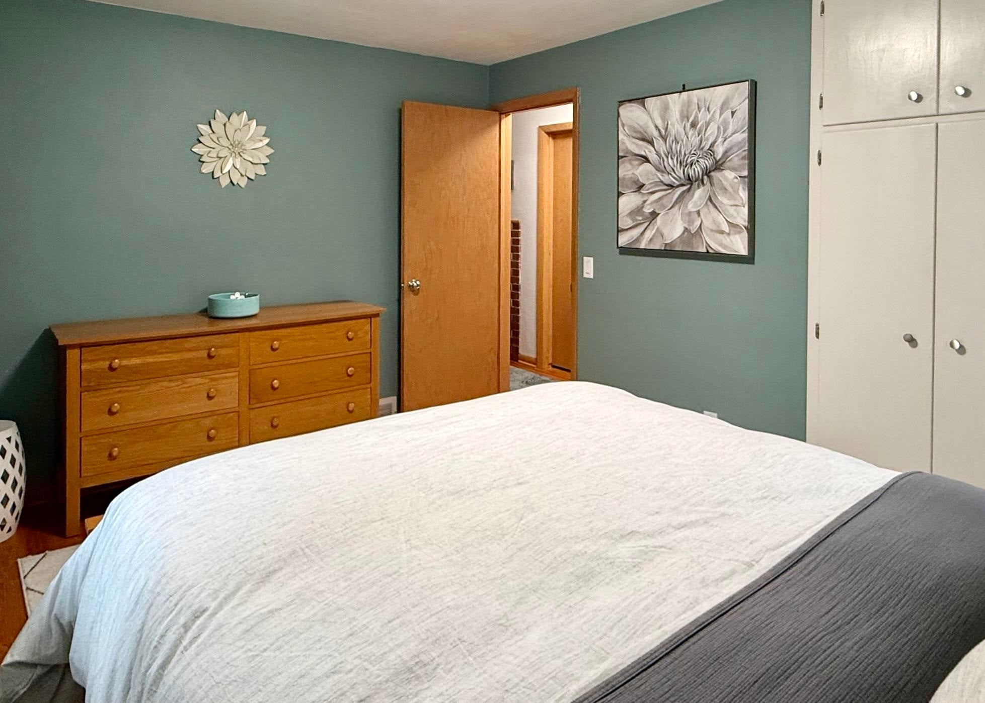 5318 Regent Street