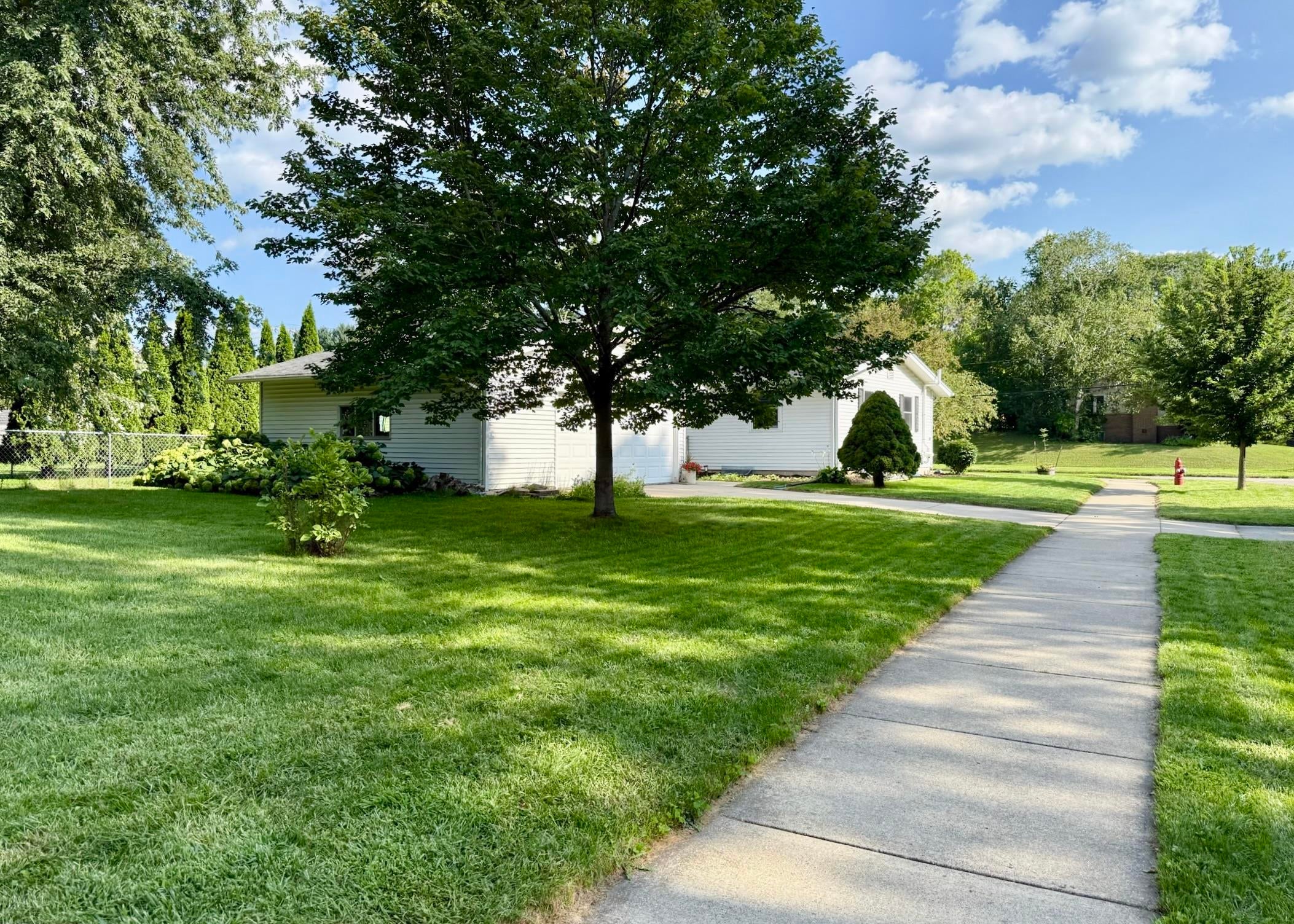 5318 Regent Street