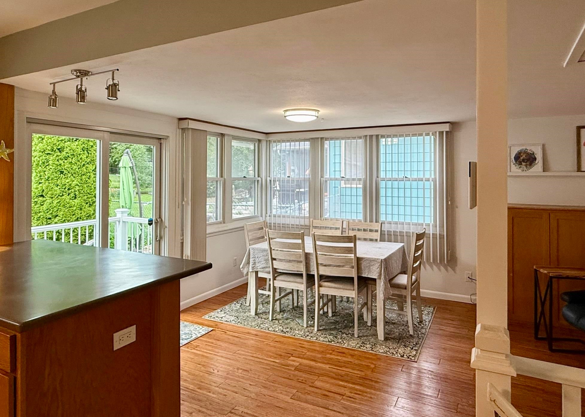 5318 Regent Street