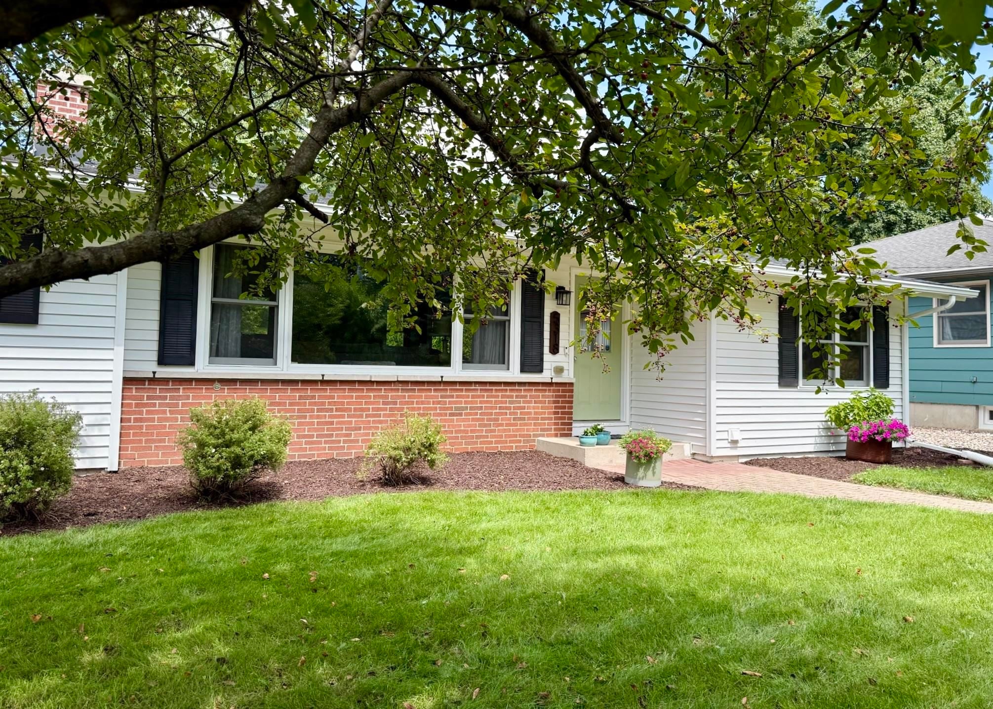 5318 Regent Street