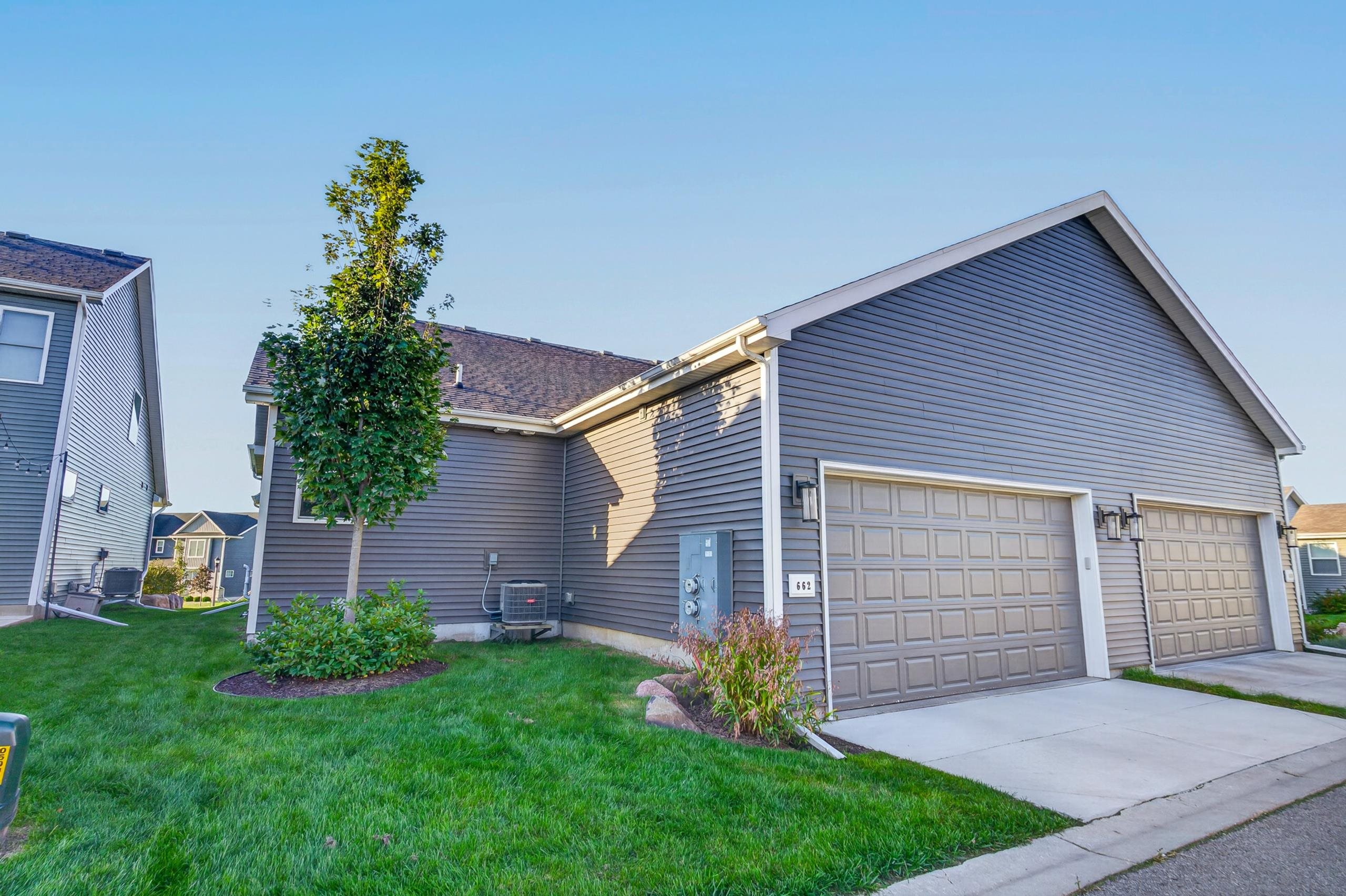 662 Hillcrest Drive