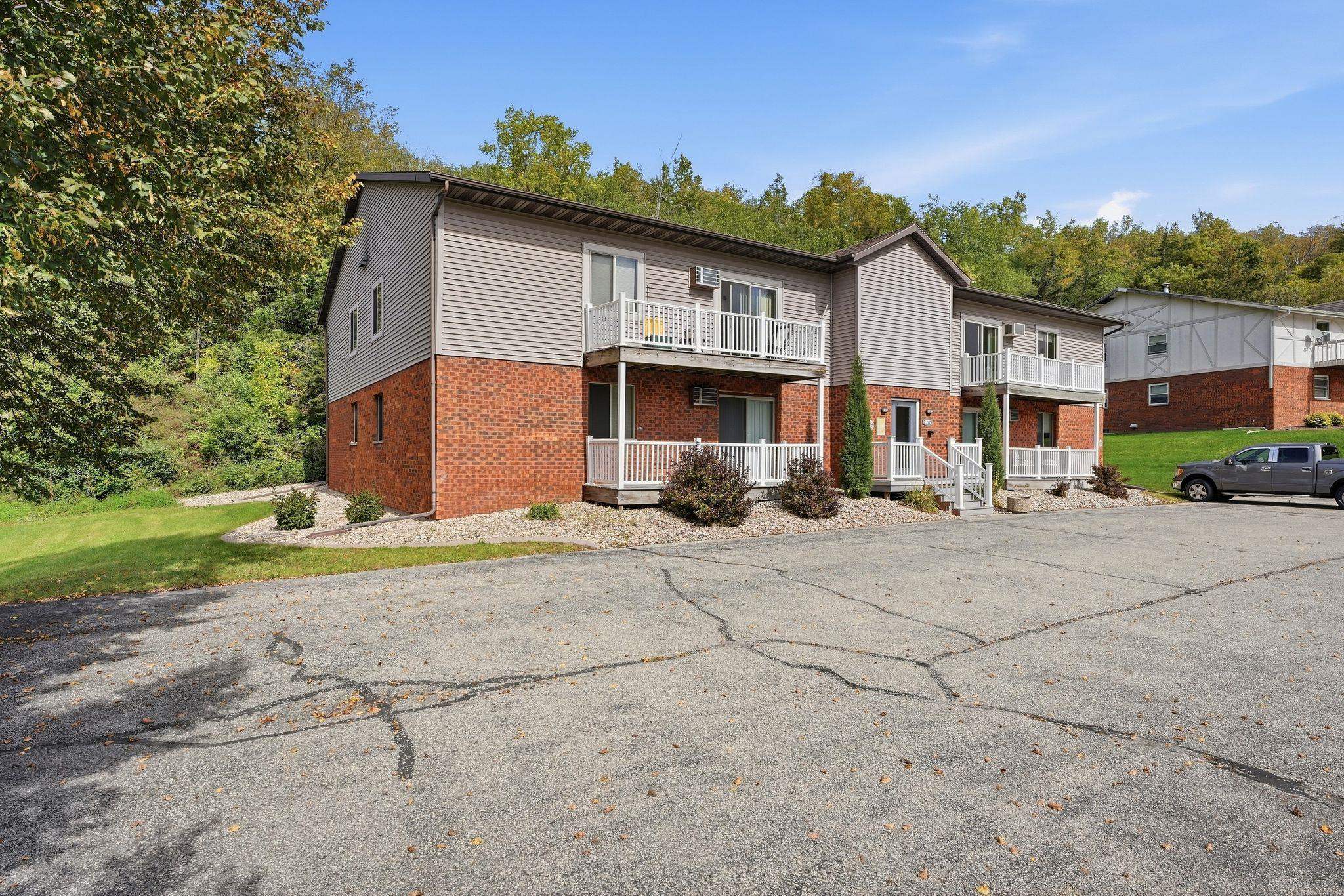 2717 Westview Court