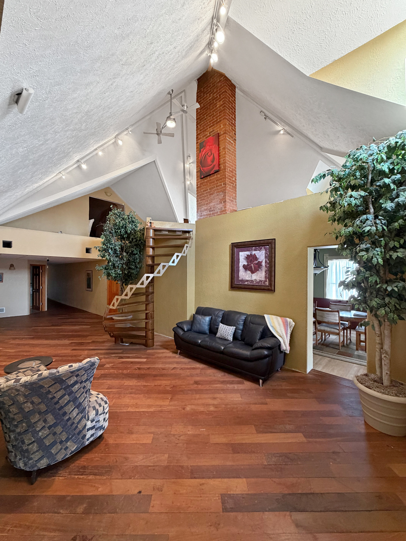 222 W Exchange Street
