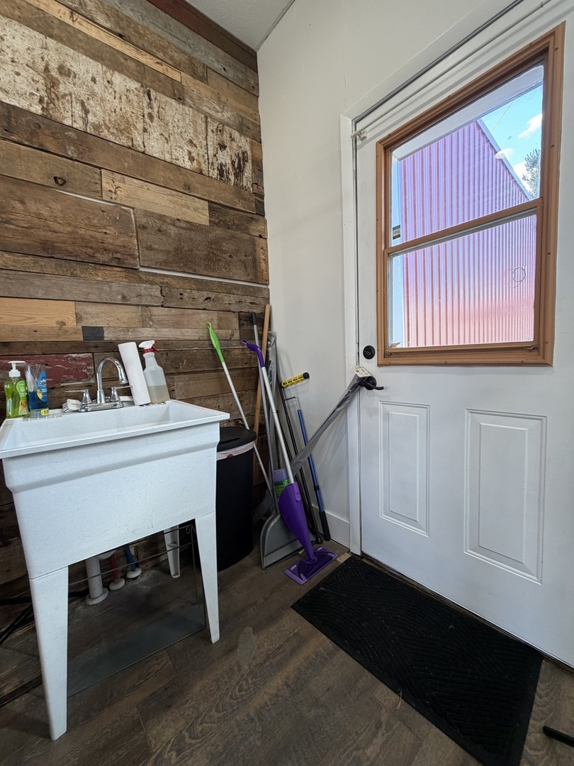 13 E Market Street