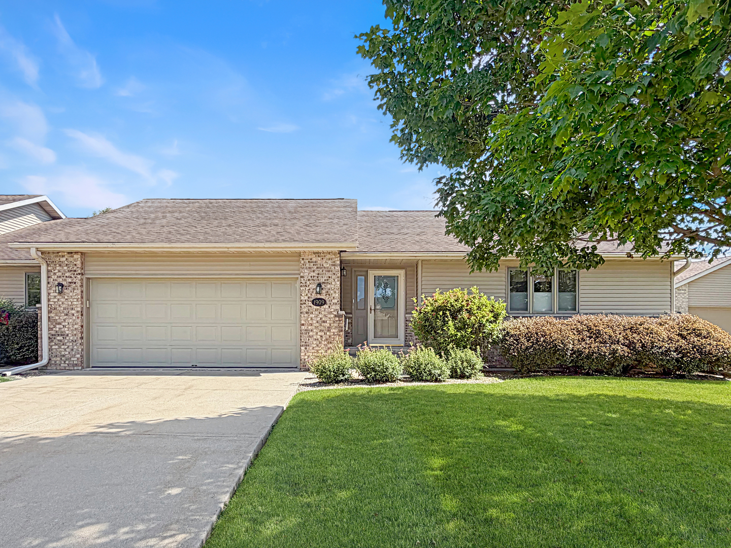1909 Comanche Court Unit: 11