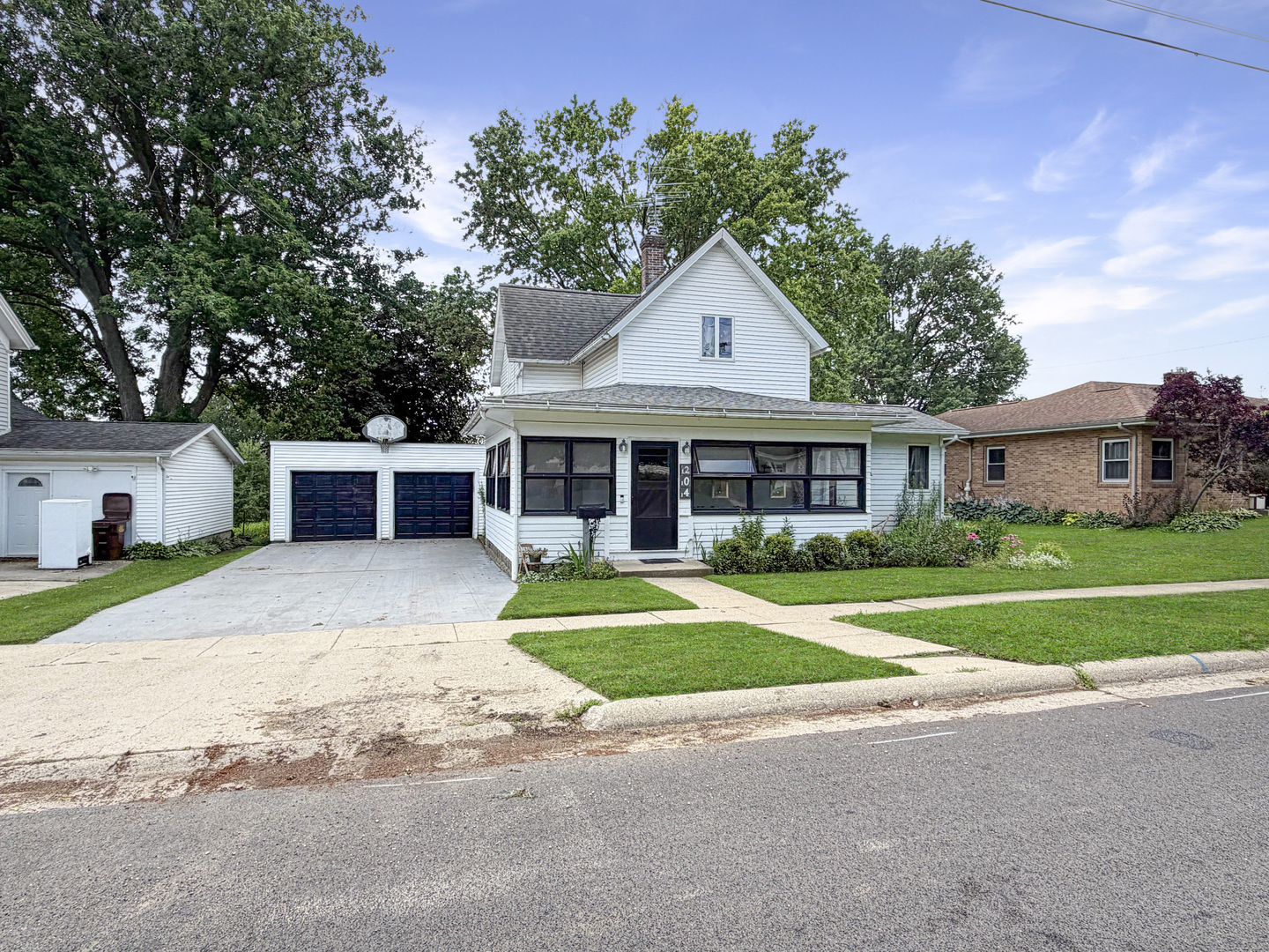 204 W Pearl Street