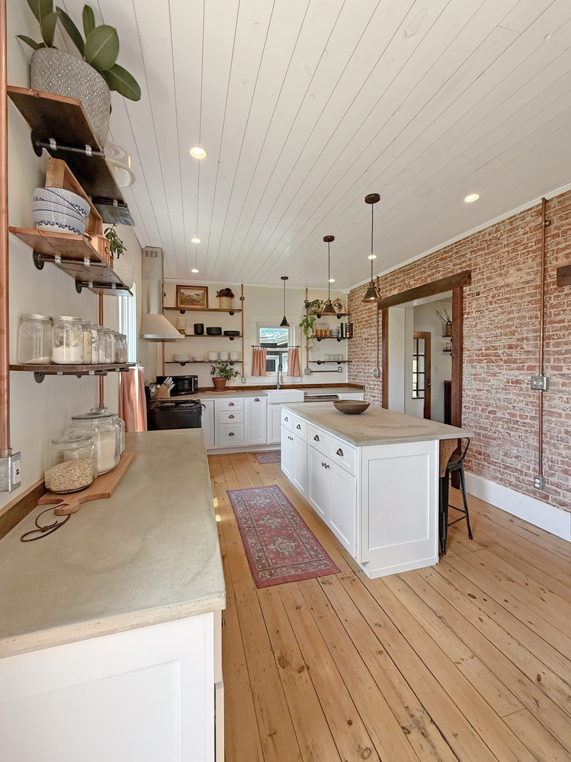 104 S Johnson Street