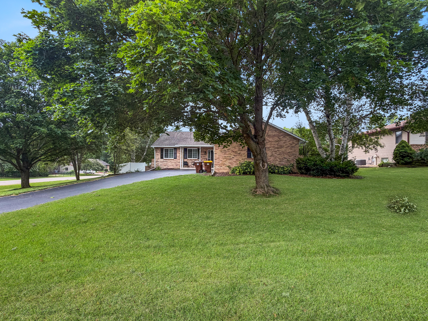 3103 W Greenfield Drive