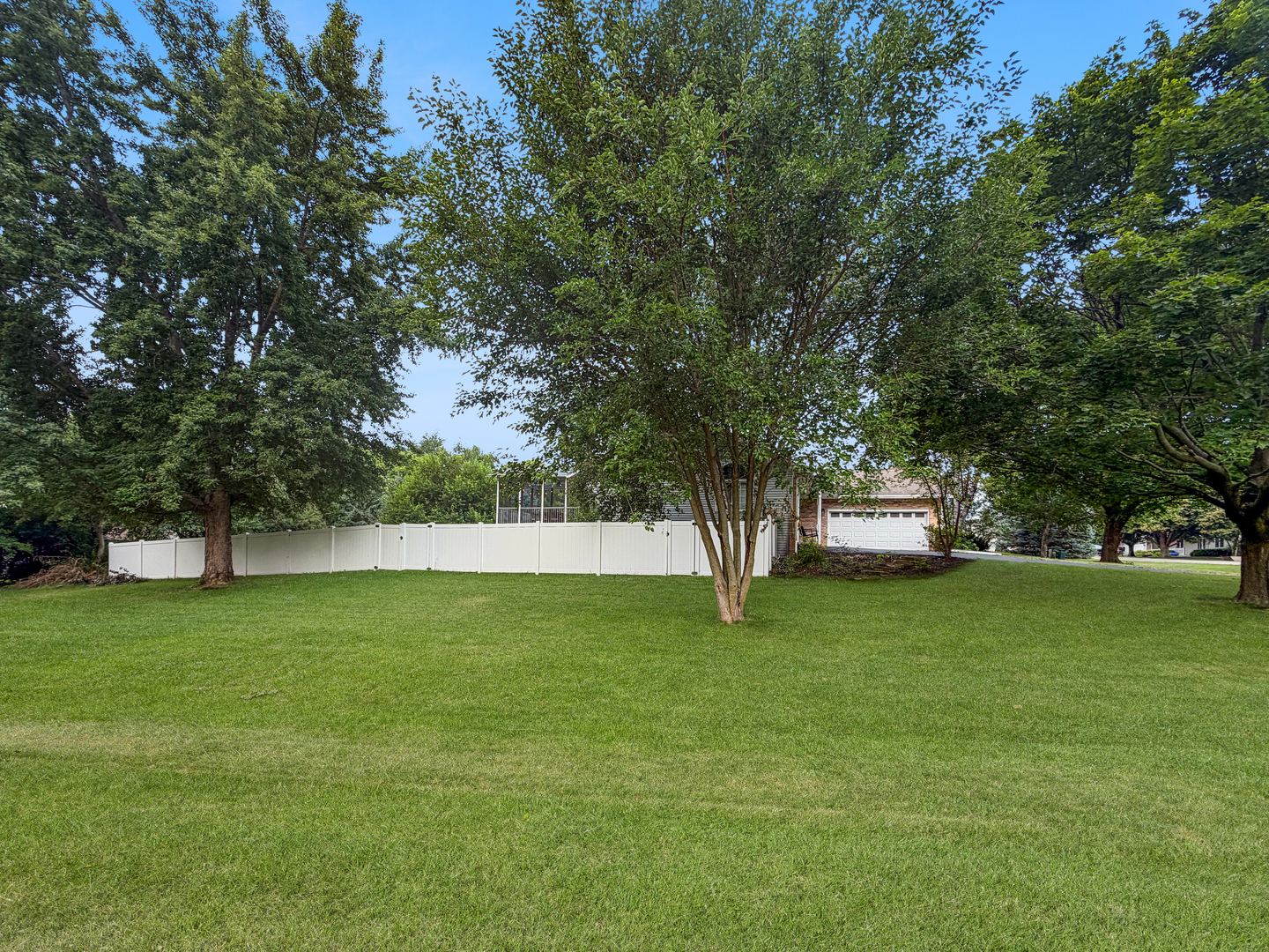 3103 W Greenfield Drive