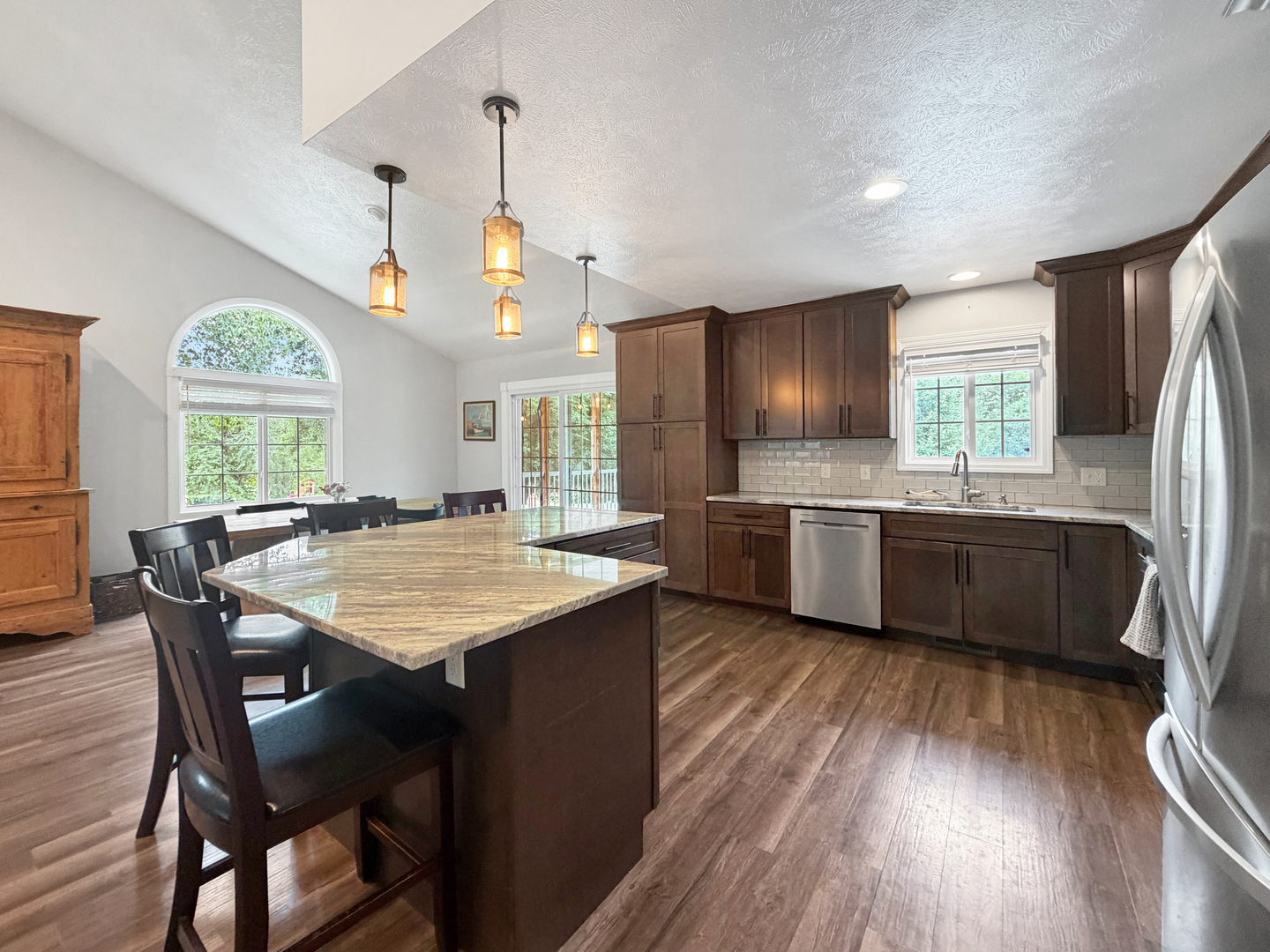 3103 W Greenfield Drive