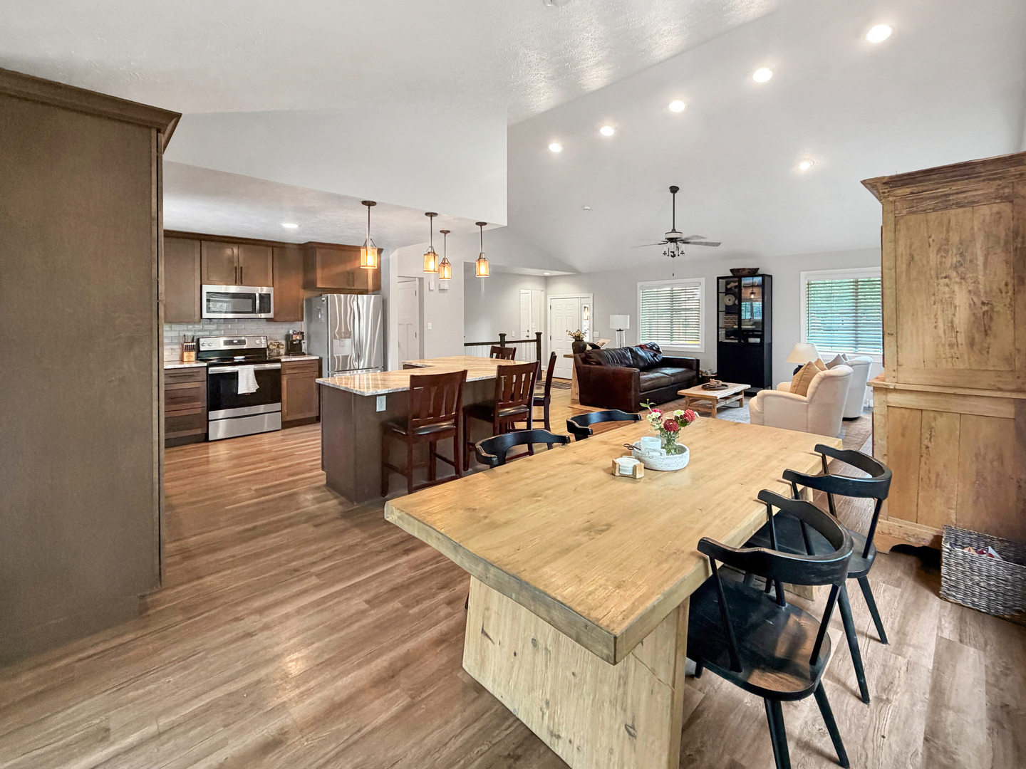 3103 W Greenfield Drive