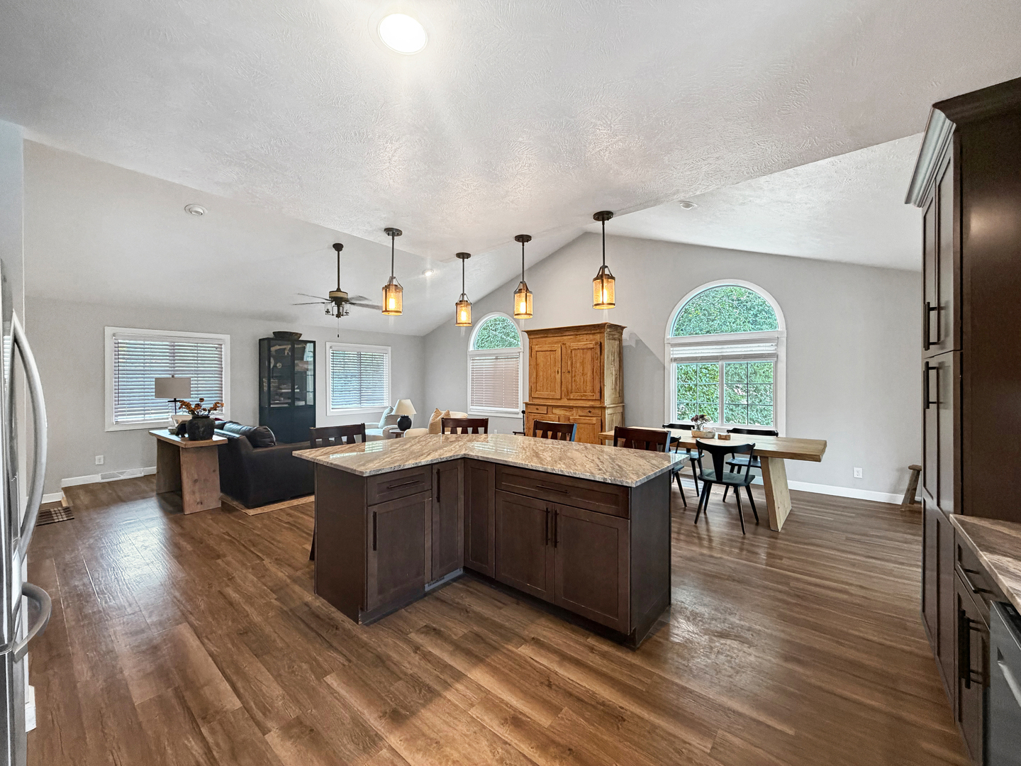 3103 W Greenfield Drive