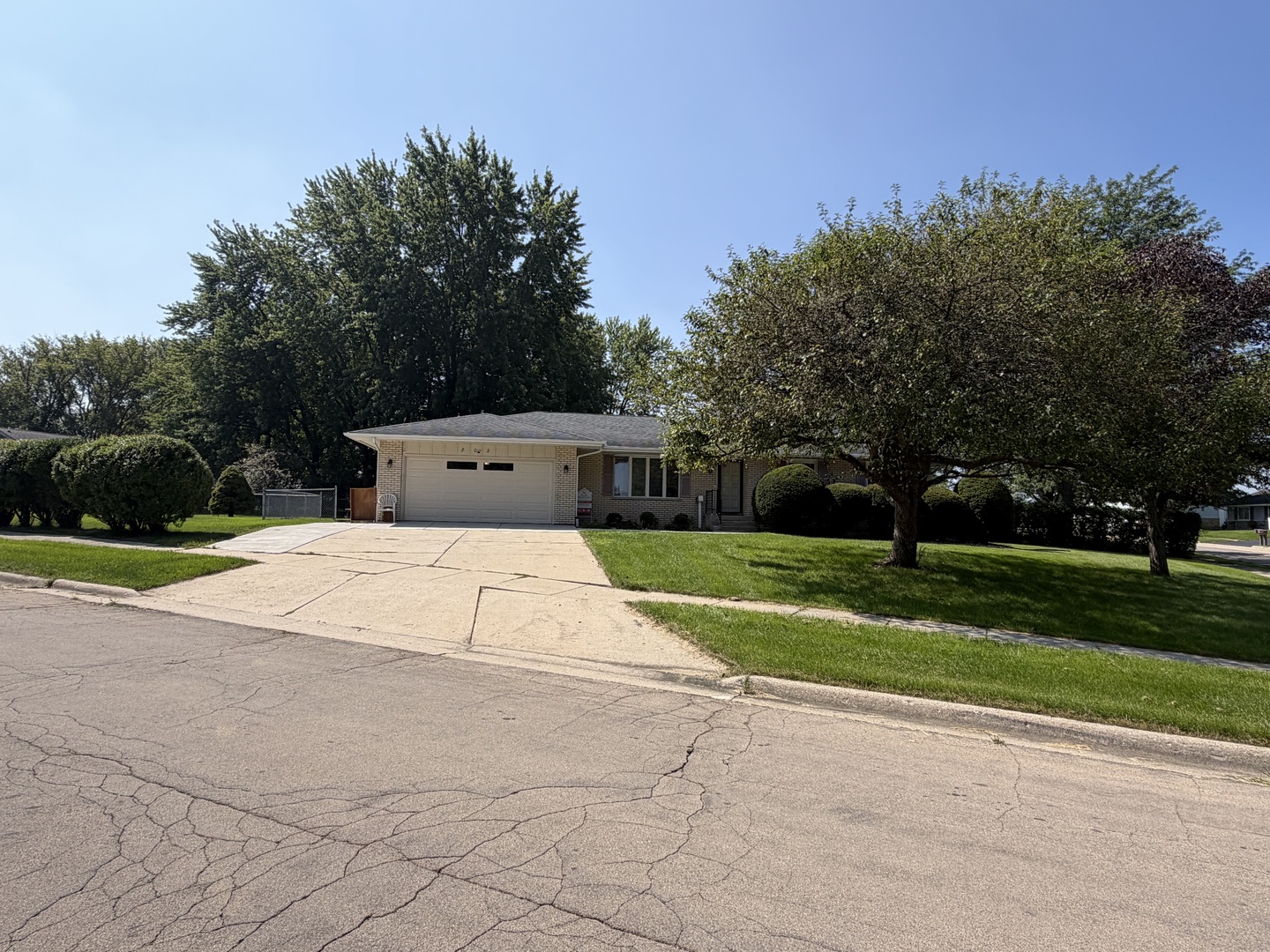 802 S Canterbury Drive