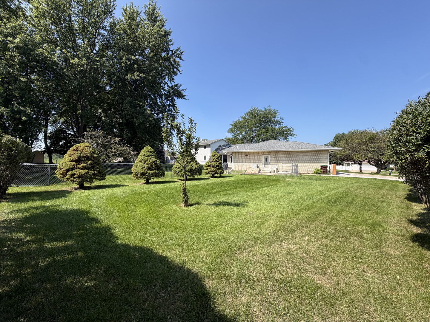 802 S Canterbury Drive