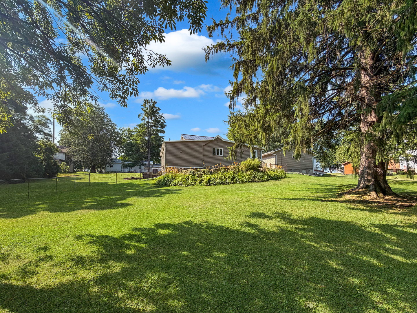 300 E 2nd Street