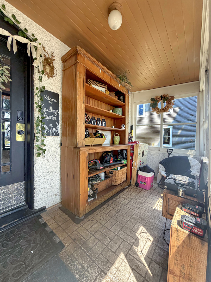 428 W Chestnut Street