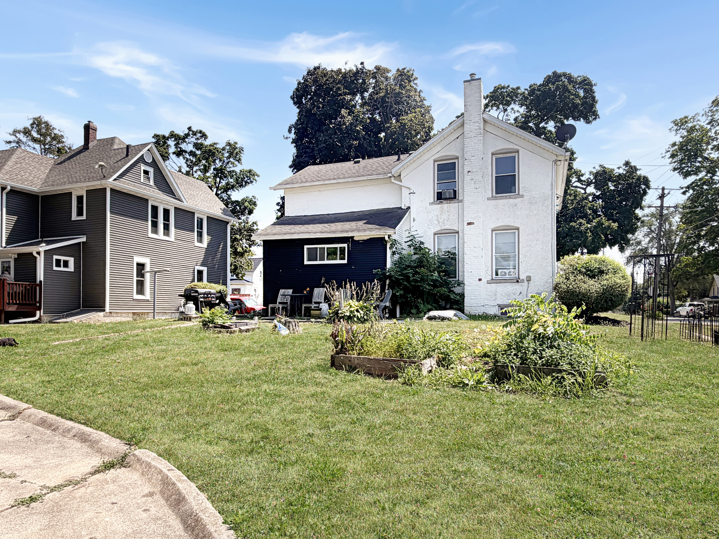 428 W Chestnut Street