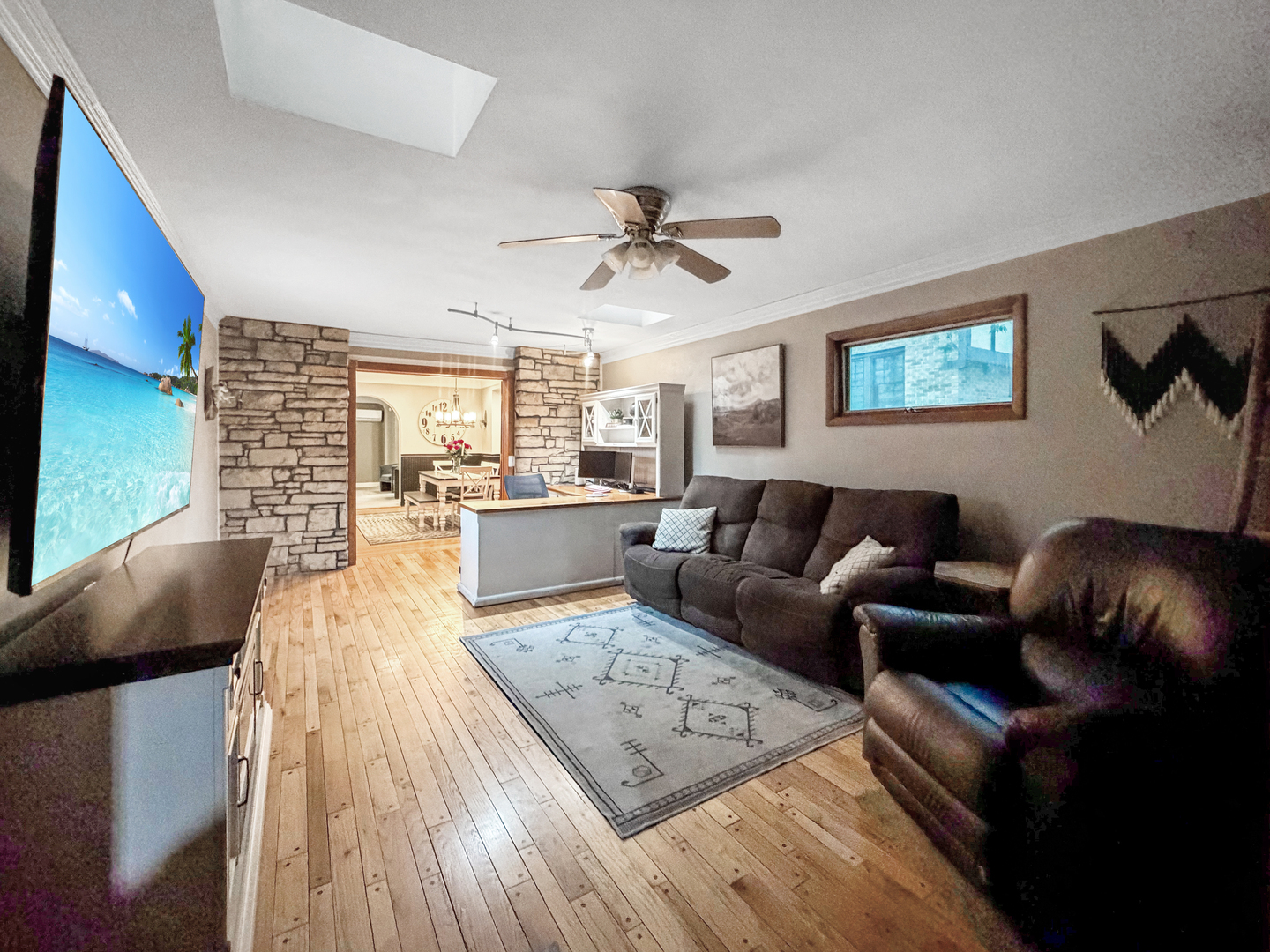 1544 W Lincoln Boulevard