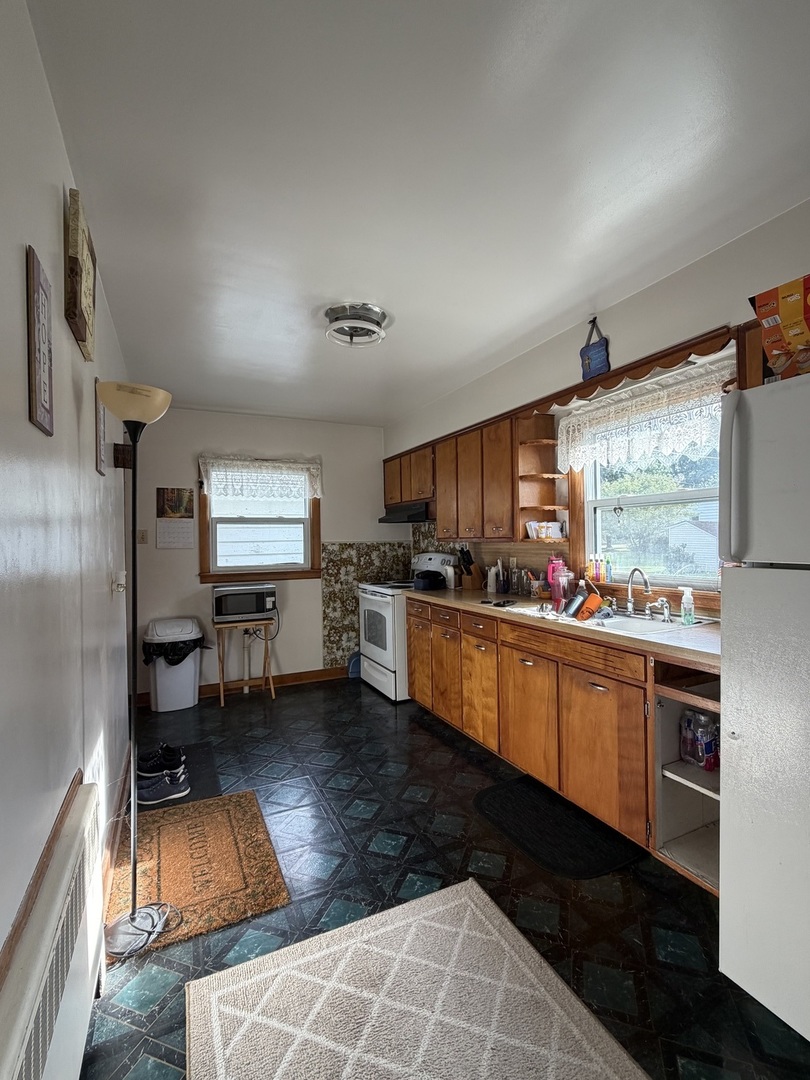 404 Maple Avenue