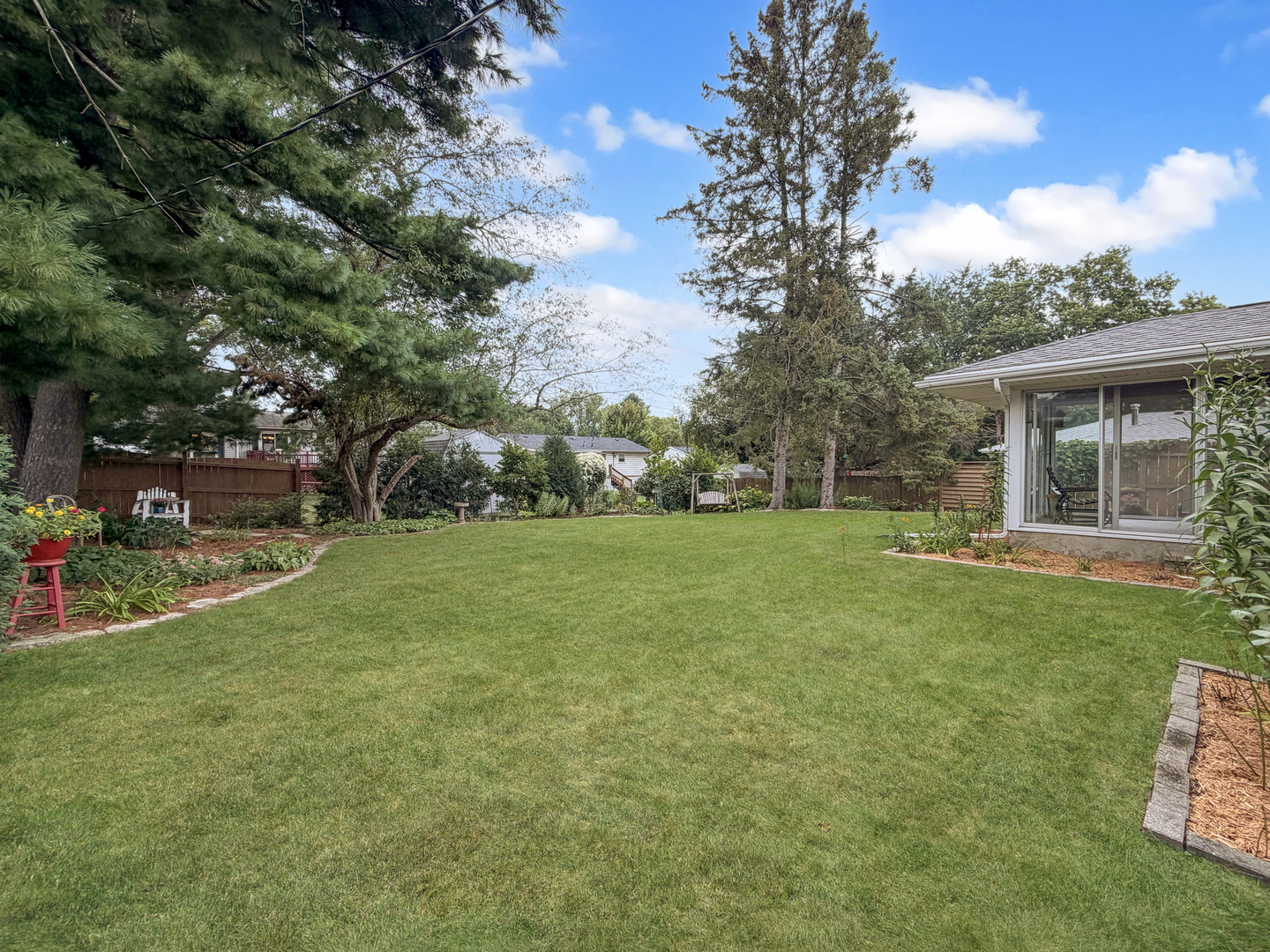 1353 Empire Court