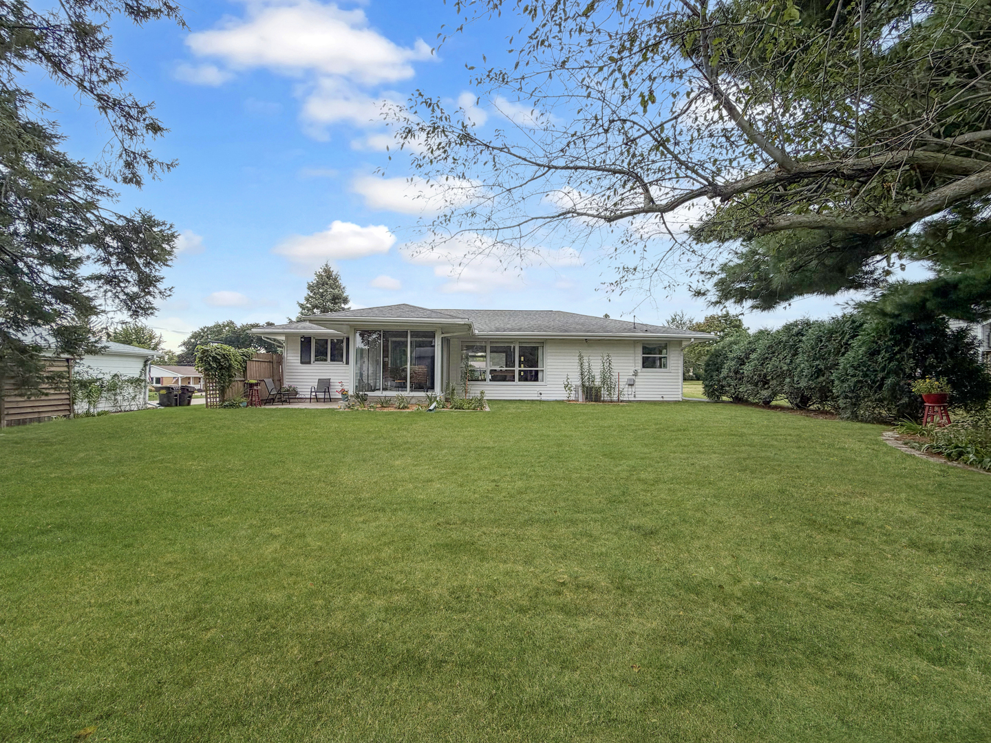 1353 Empire Court