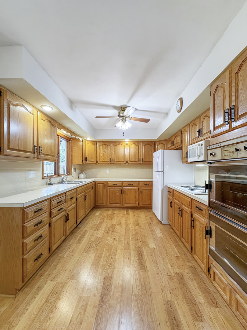 1353 Empire Court