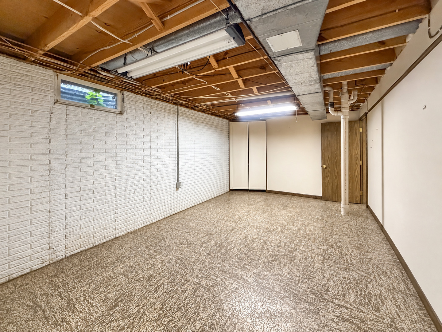 108 W Meadows Court